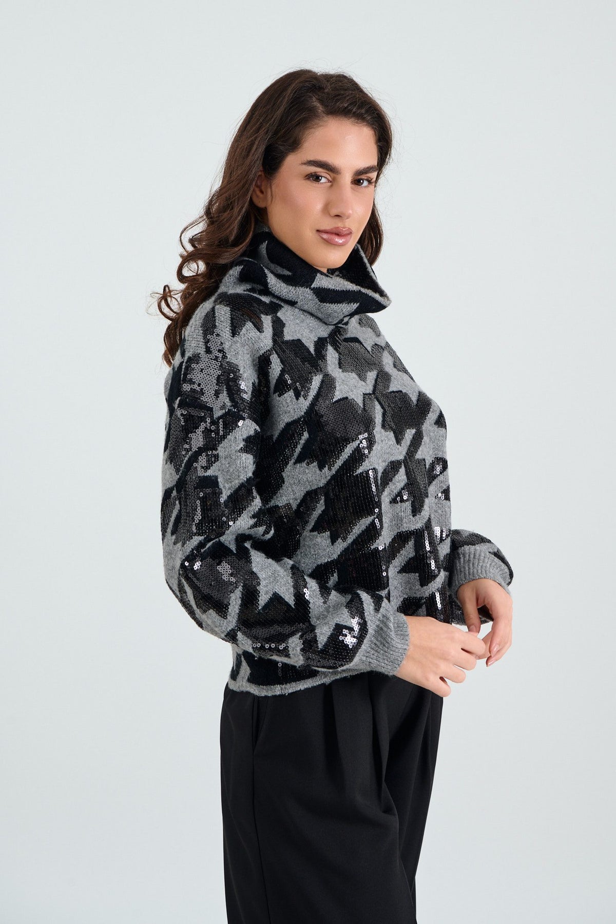 Pullover με μοτίβα και παγιέτα