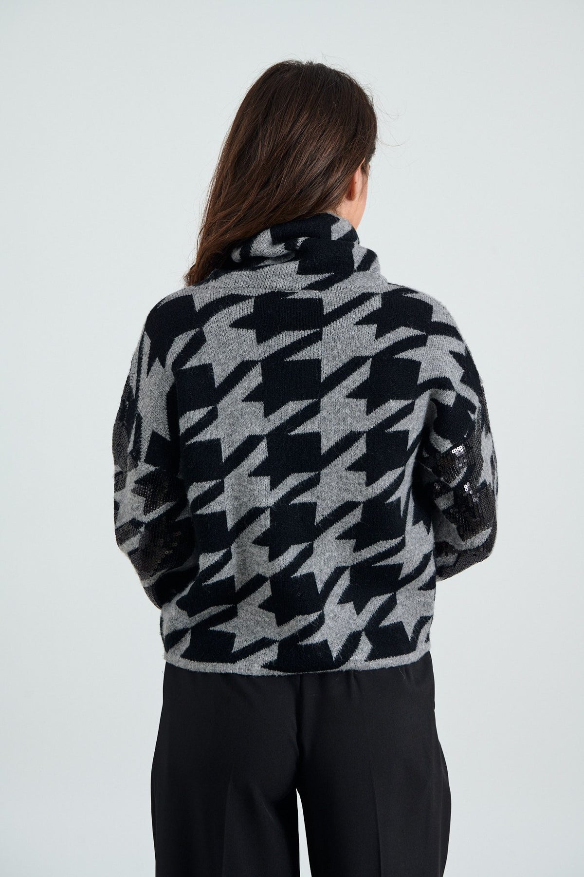 Pullover με μοτίβα και παγιέτα