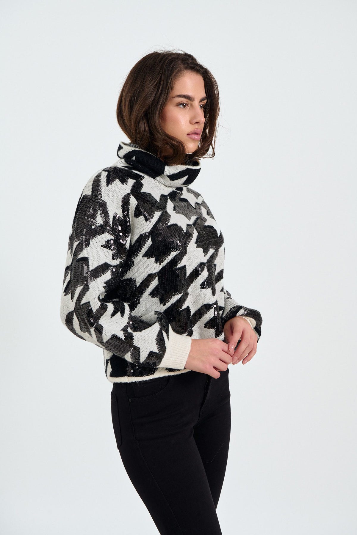 Pullover με μοτίβα και παγιέτα