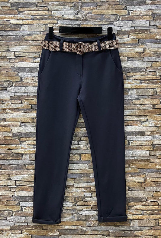 Παντελόνι mom fit με ζώνη printed