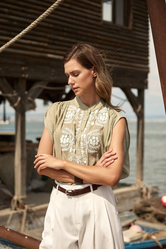 Μπλούζα oversized με κεντήματα