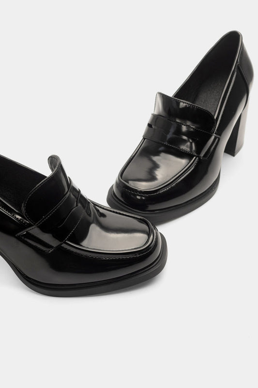 Γόβες loafers λουστρίνι