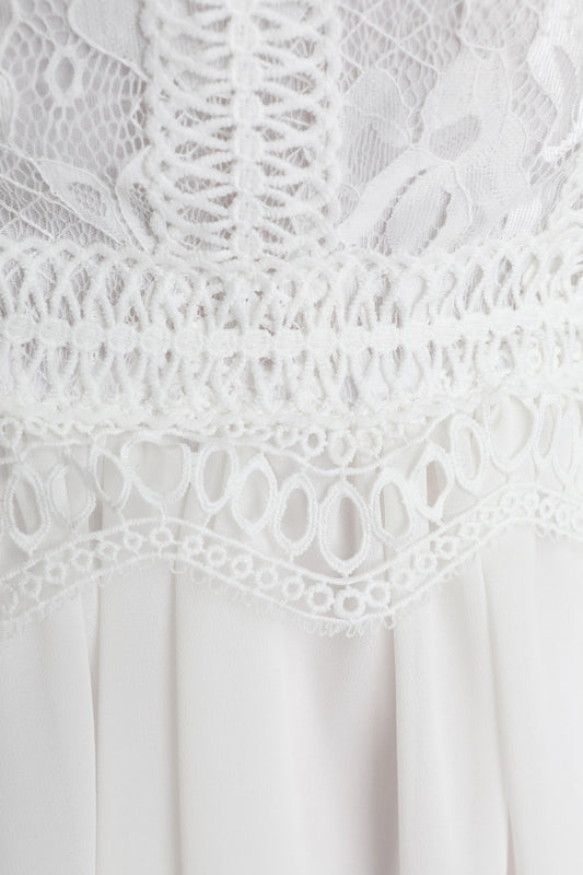 Φόρεμα mini με δανδέλα και τούλι