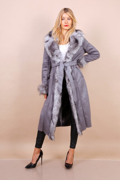 Παλτό με λεπτομέρεια γούνας και ζώνη