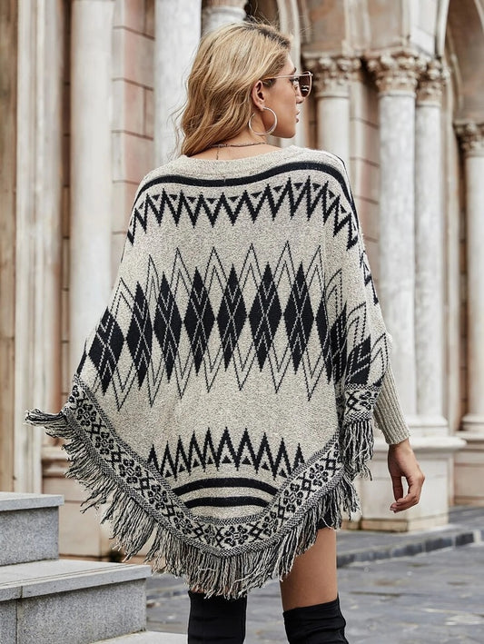 Ponchos πλεκτό με μοτίβα