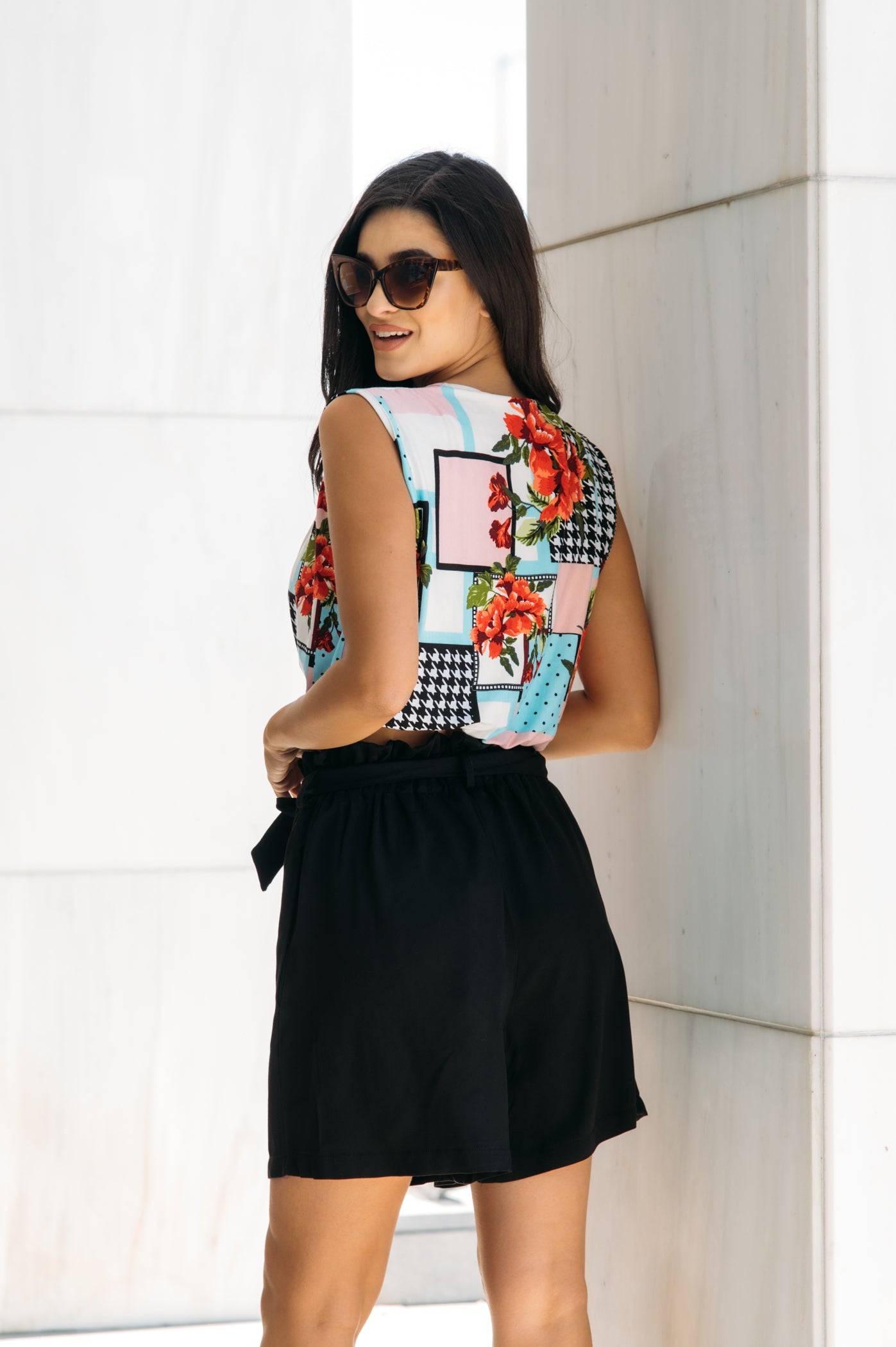 Βερμούδα φαρδιά με ζώνη