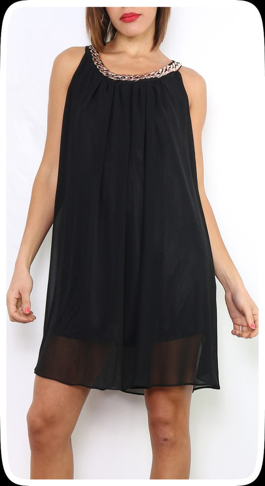 Φόρεμα με διακοσμητική αλυσίδα