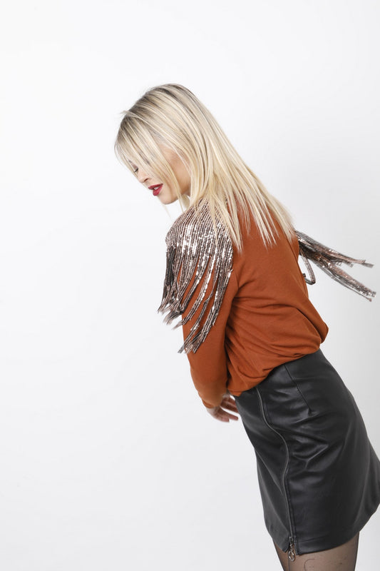 Μπλούζα με κρόσσια από παγιέτες