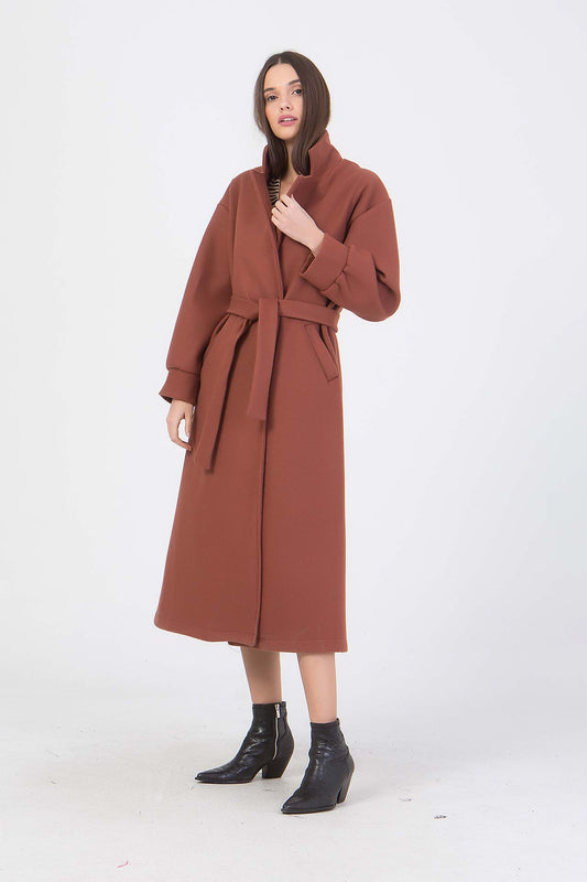 Παλτό με πέτα και ζώνη