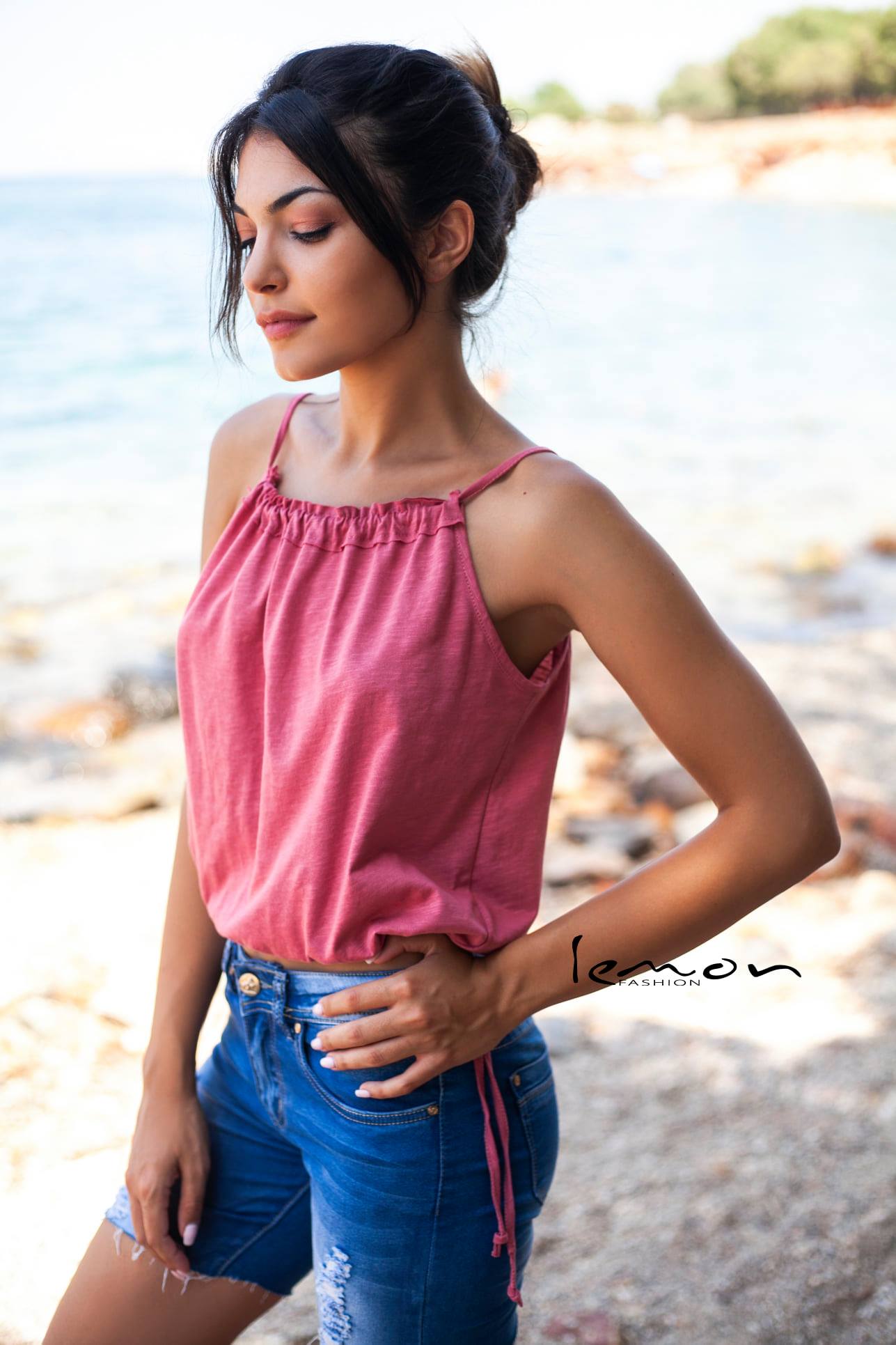 Τοπ με σούρες