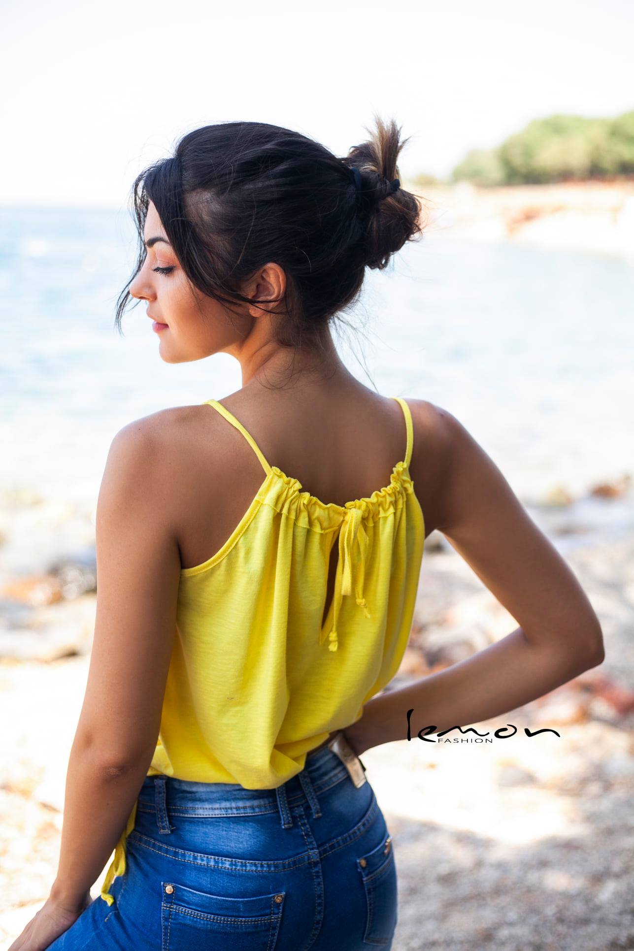 Τοπ με σούρες