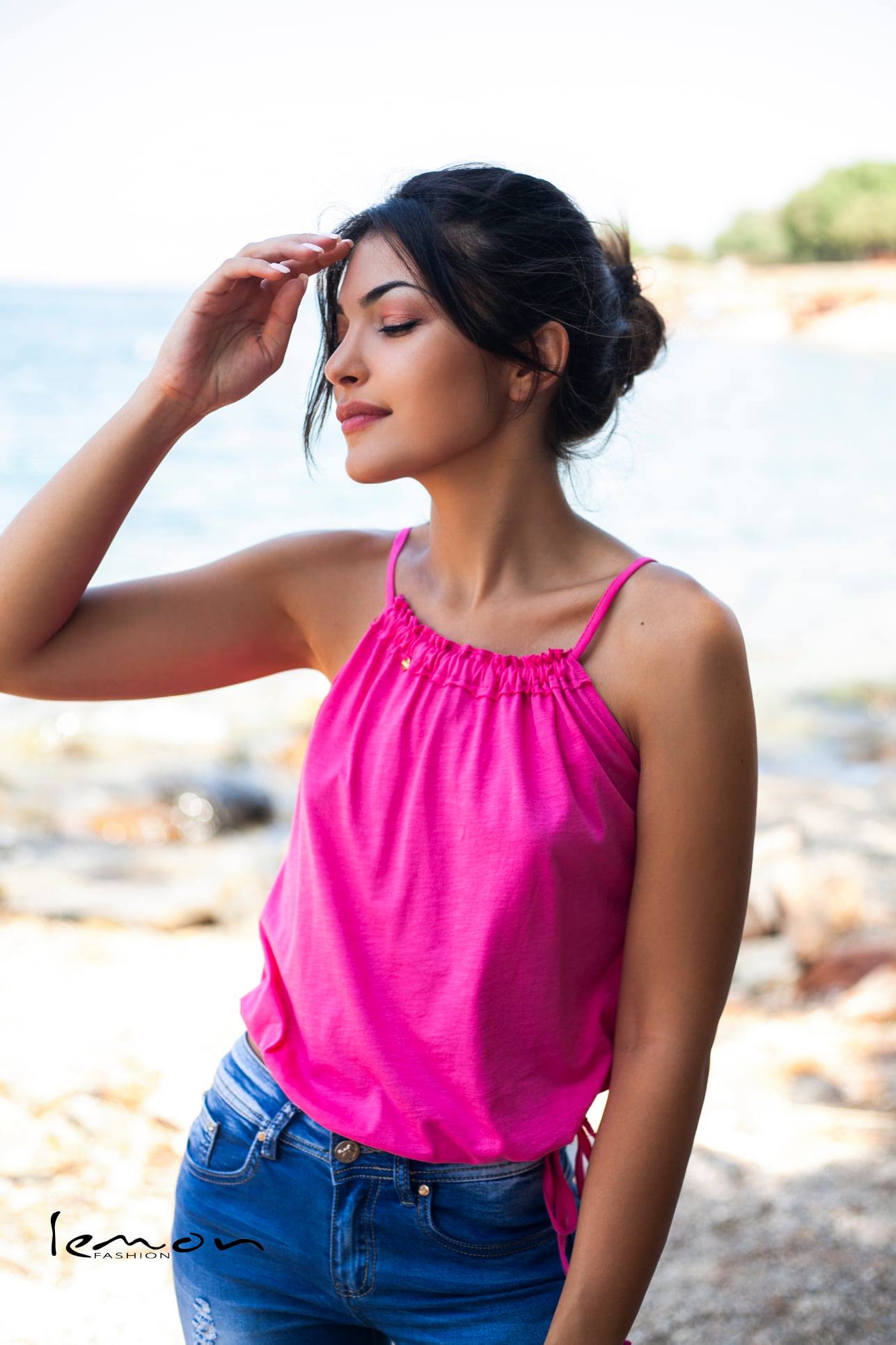 Τοπ με σούρες