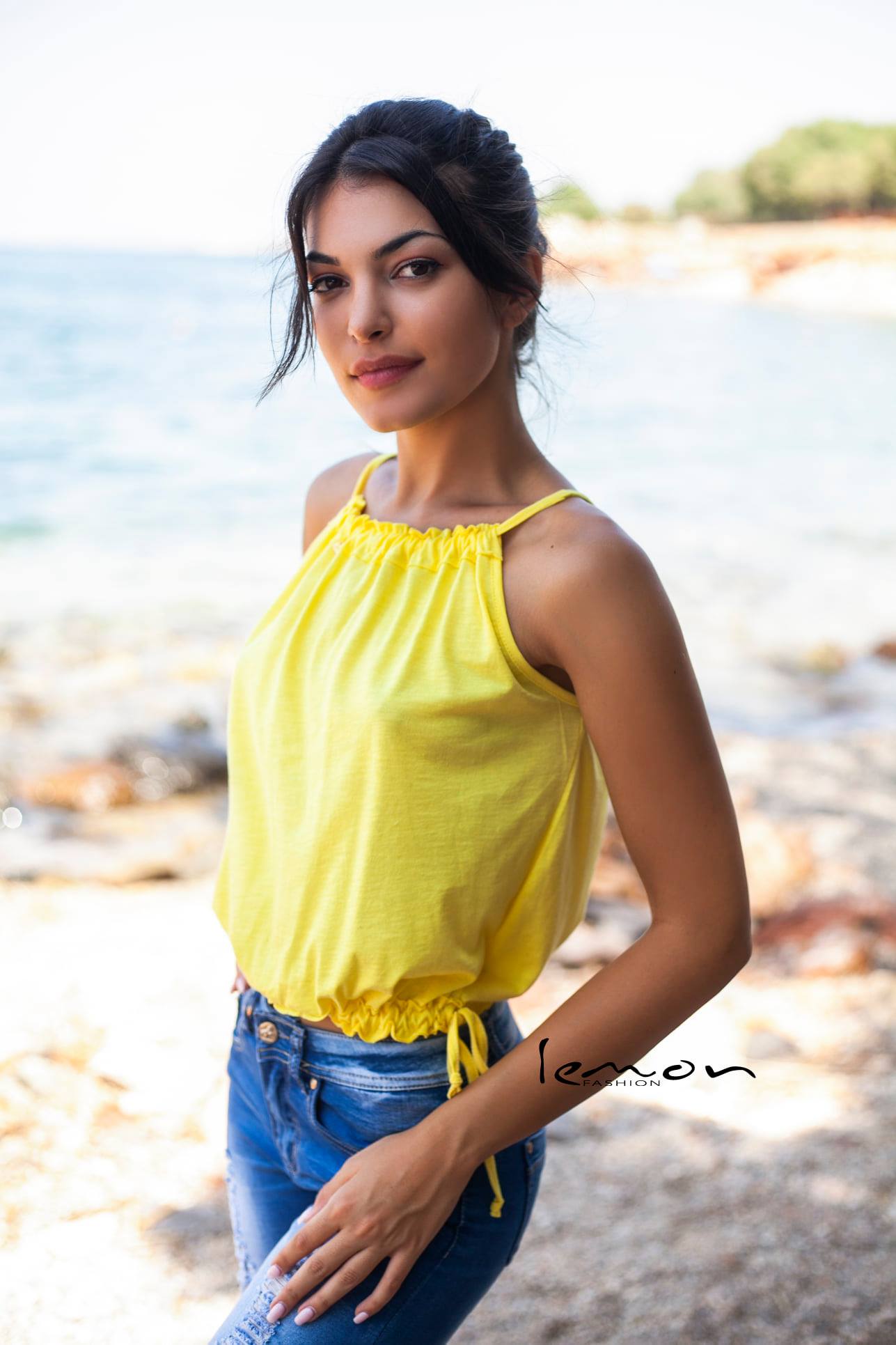 Τοπ με σούρες