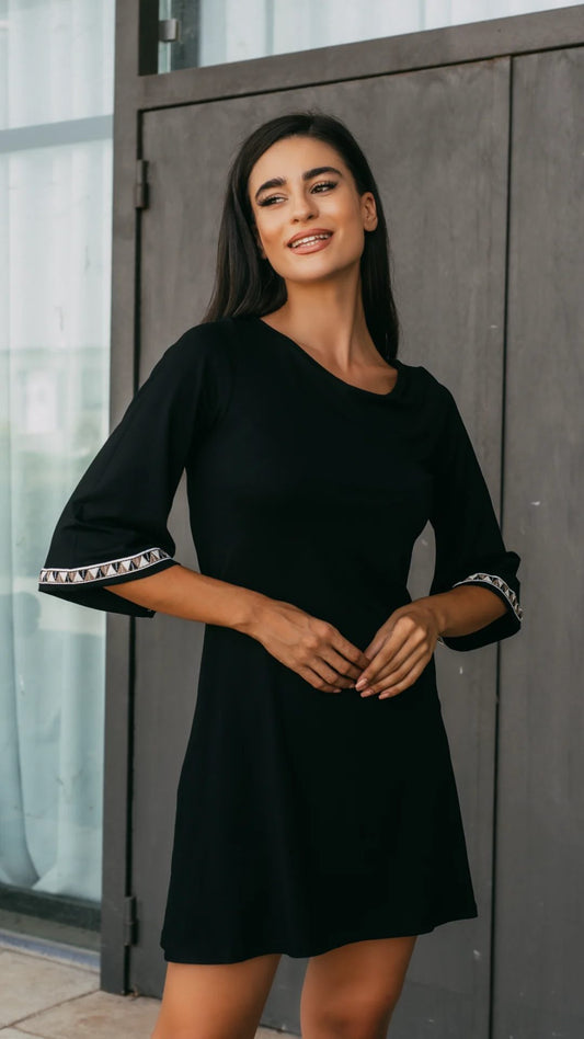 Φόρεμα mini με μανίκια 3/4