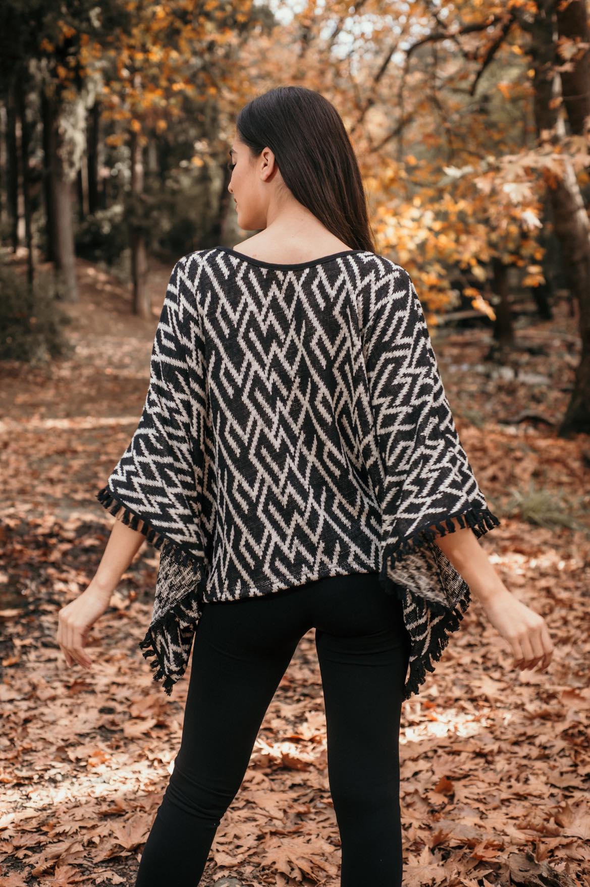 Ponchos ζακάρ πλεκτό με κρόσσια