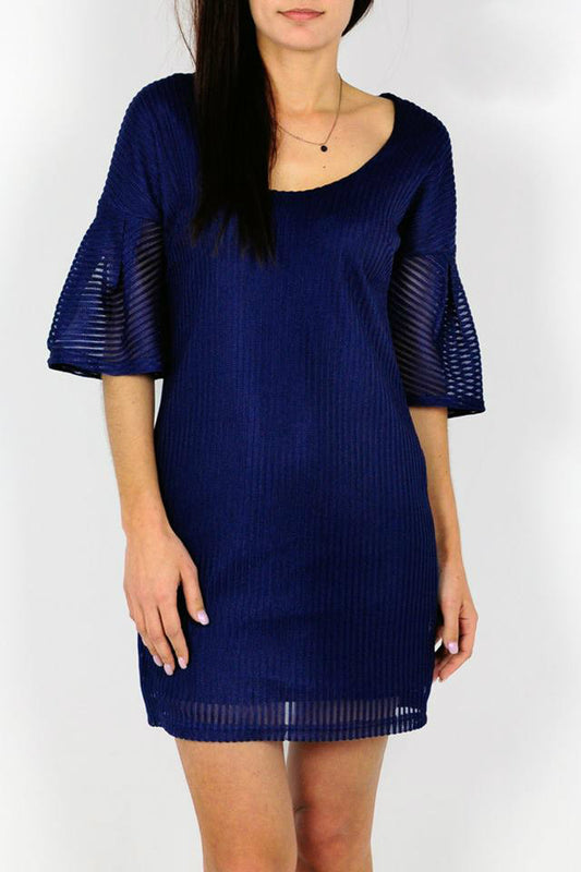 Φόρεμα με βολάν στα μανίκια