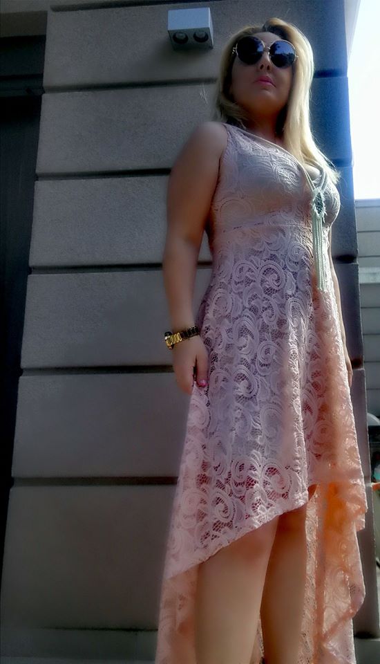 Φόρεμα δανδέλας ασύμμετρο με μενταγιόν