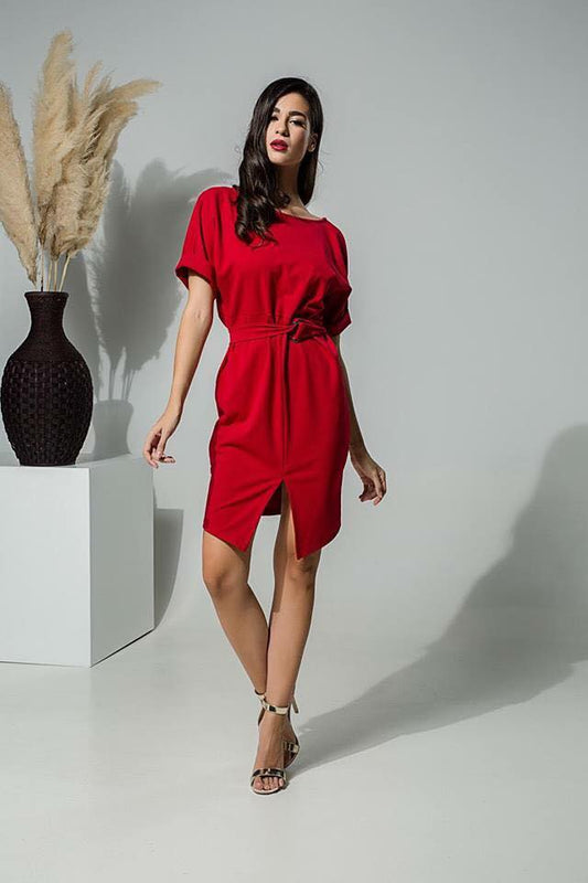 Φόρεμα midi με ζώνη