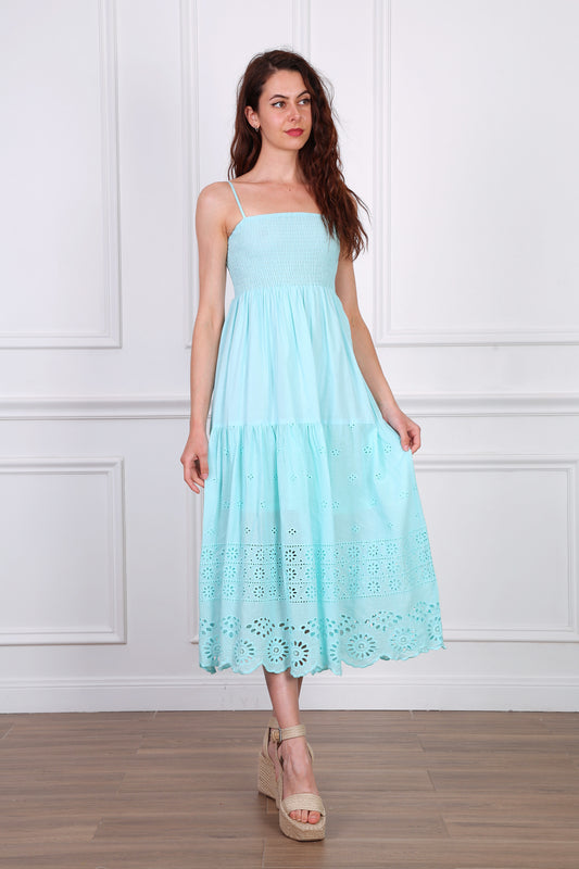 Φόρεμα midi με κέντημα