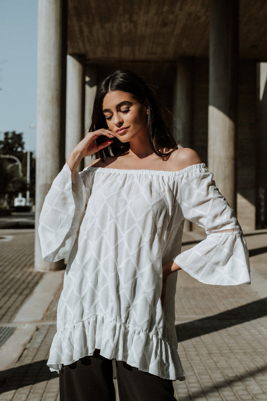 Μπλούζα έξωμη με σχέδια