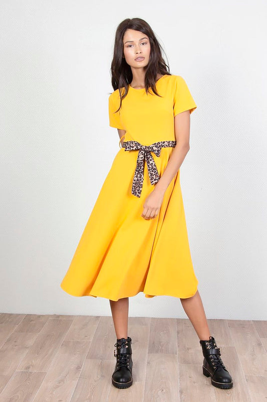 Φόρεμα κοντομάνικο με ζώνη