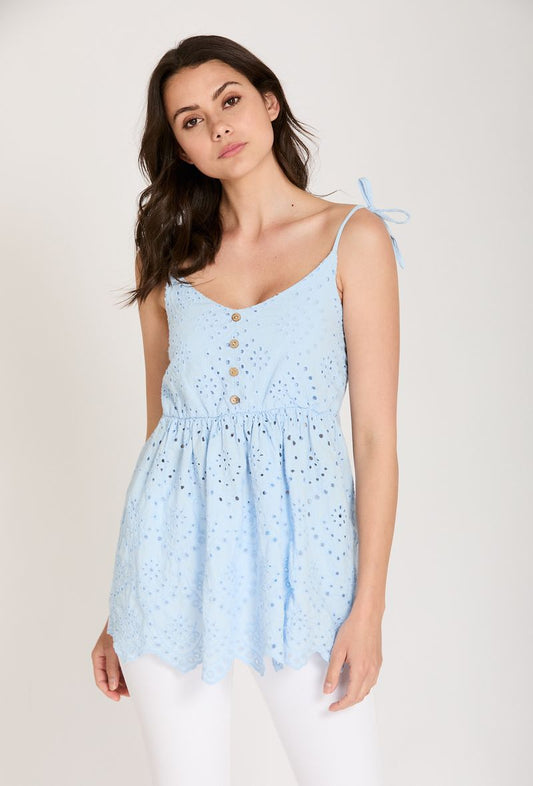 Top με κοφτό κέντημα