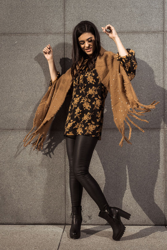 Εσάρπα με κρόσσια και πέρλες