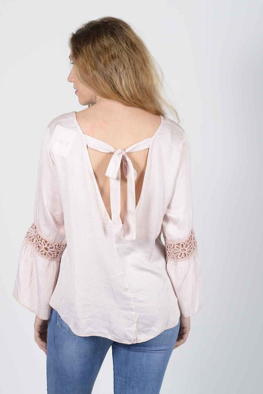 Μπλούζα με καμπάνα μανίκι και δανδέλα